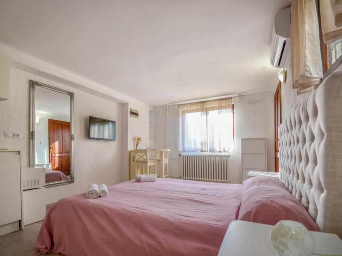 Studios Barre With Jacuzzi Rovinj Extérieur photo