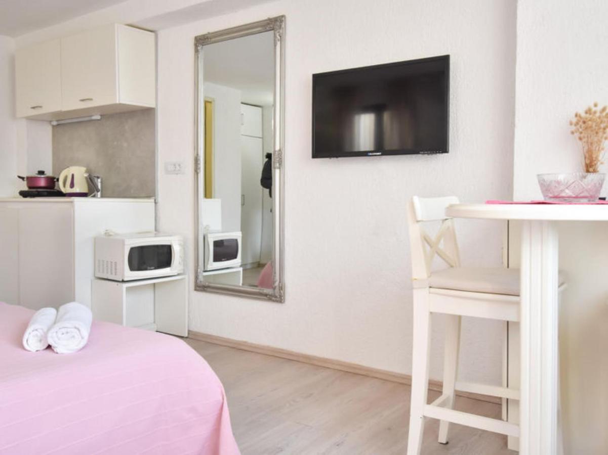 Studios Barre With Jacuzzi Rovinj Extérieur photo